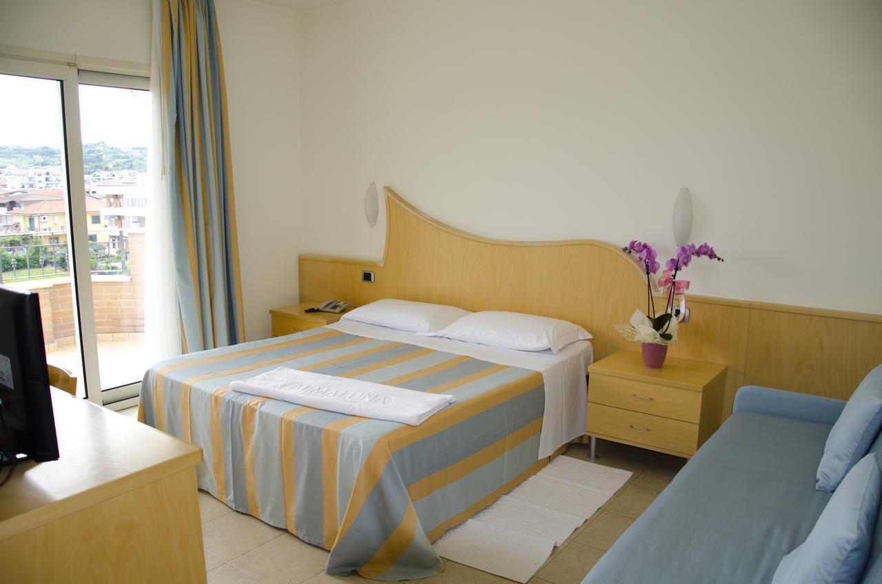Almaluna Hotel & Resort Alba Adriatica Bagian luar foto