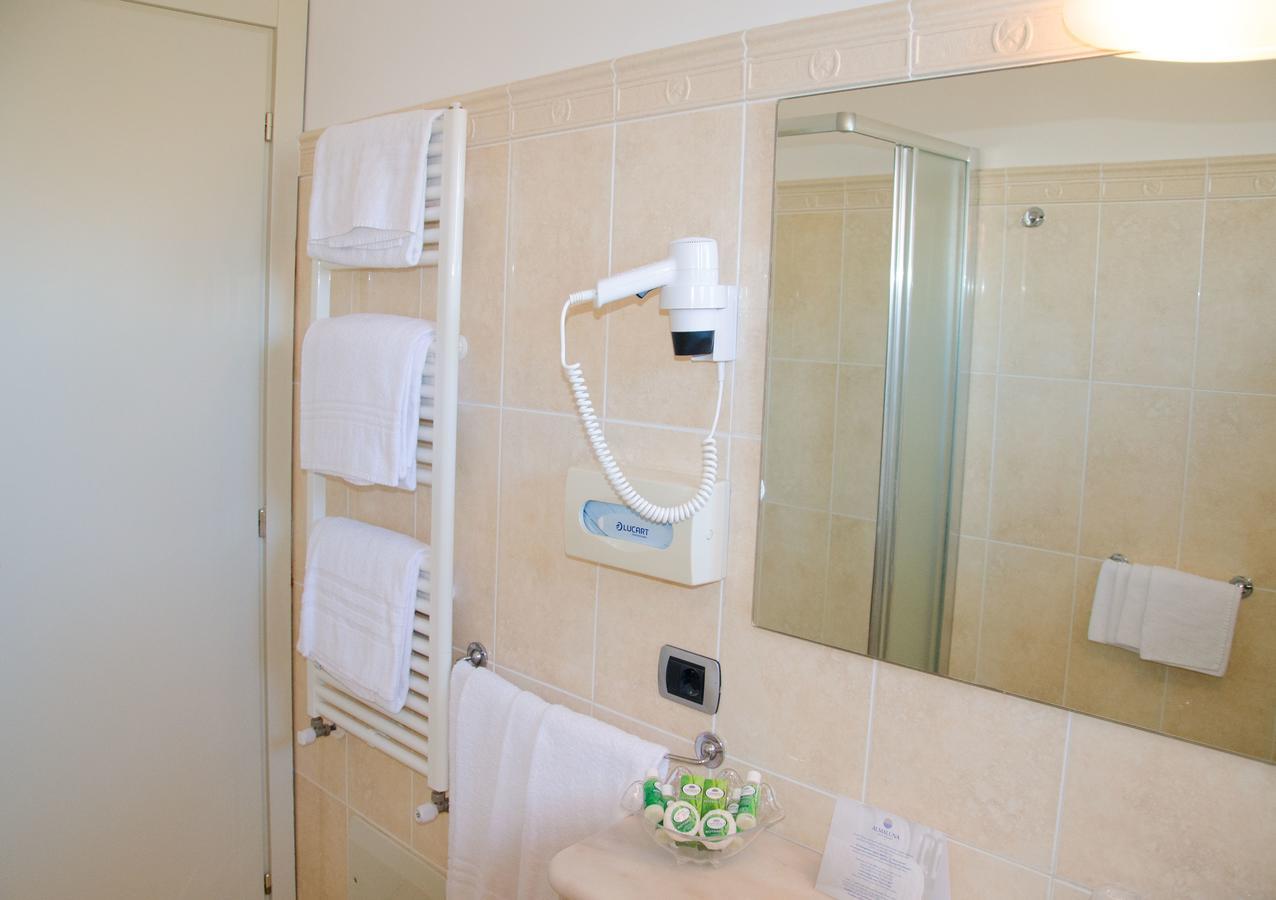 Almaluna Hotel & Resort Alba Adriatica Bagian luar foto