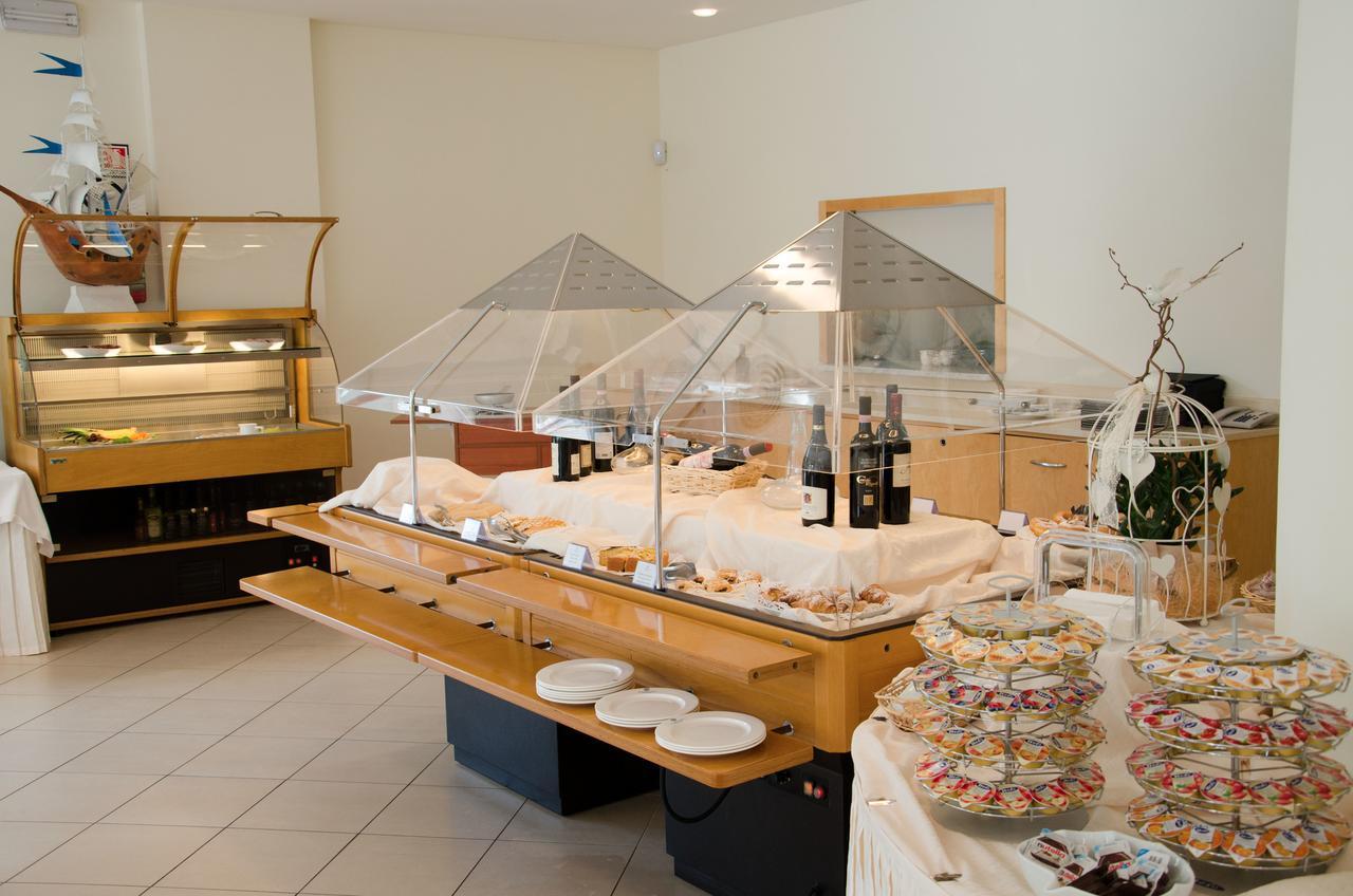 Almaluna Hotel & Resort Alba Adriatica Bagian luar foto