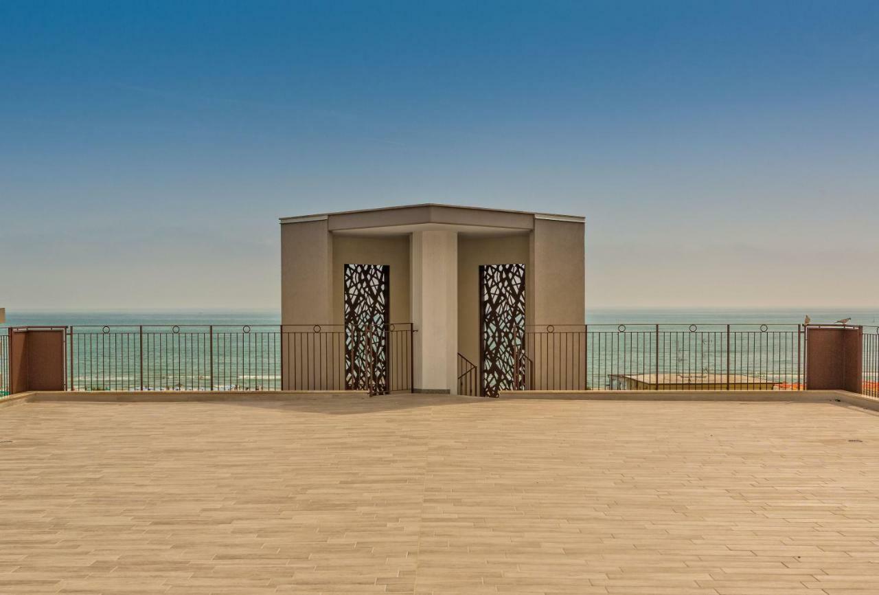 Almaluna Hotel & Resort Alba Adriatica Bagian luar foto